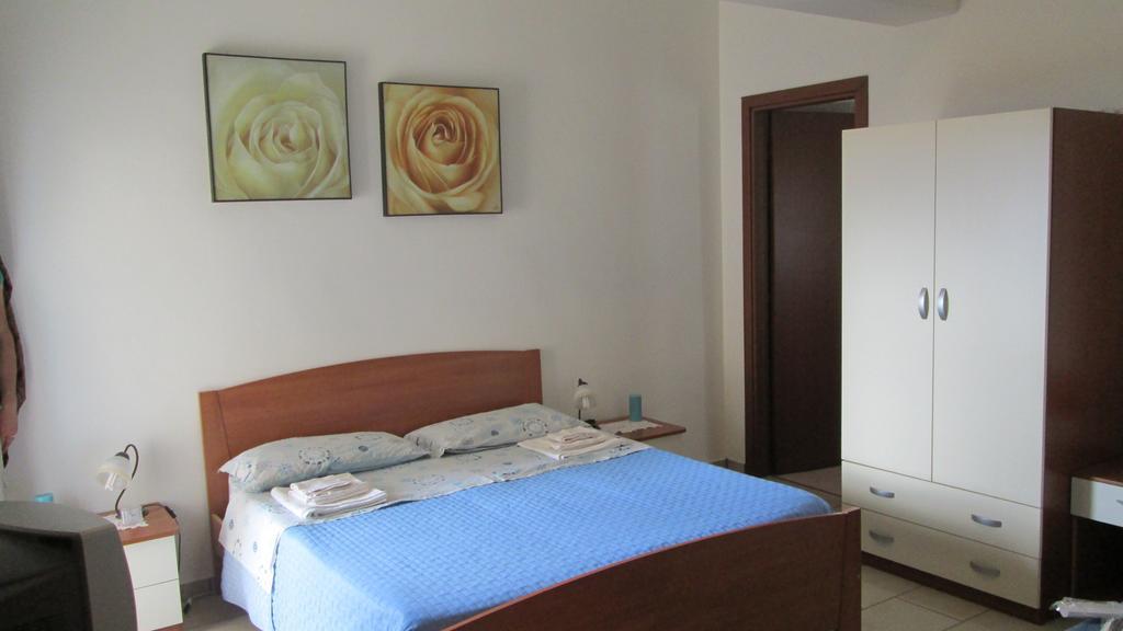 Bed And Breakfast Oasi 雷焦卡拉布里亚 客房 照片